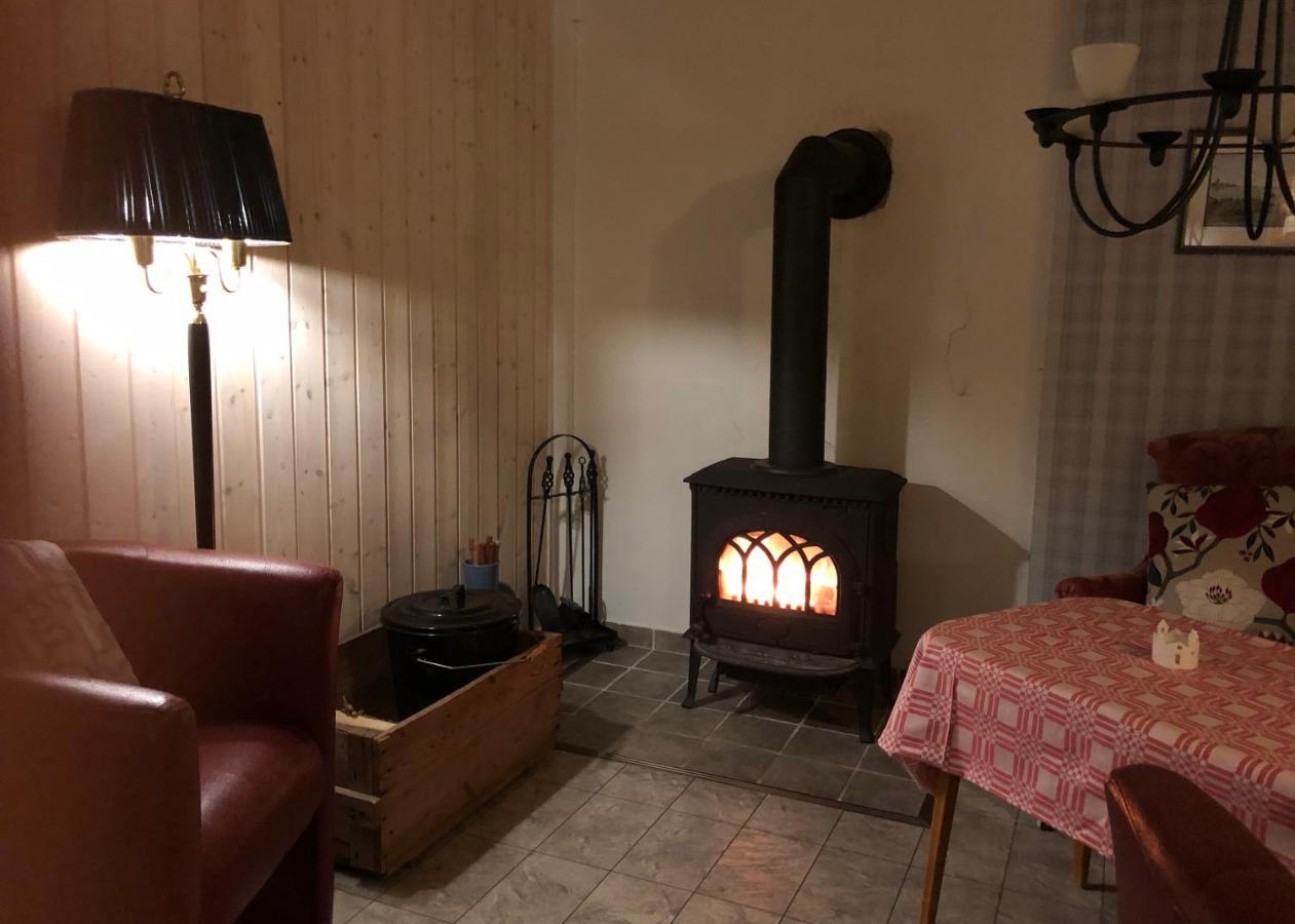 Stor Laegenhet I Elofstorps Missionshus Bed & Breakfast Kristinehamn Exterior photo