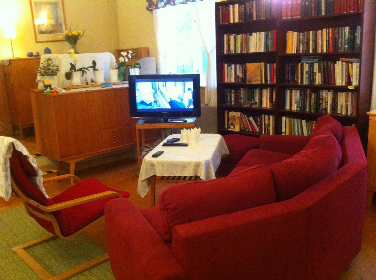 Stor Laegenhet I Elofstorps Missionshus Bed & Breakfast Kristinehamn Exterior photo