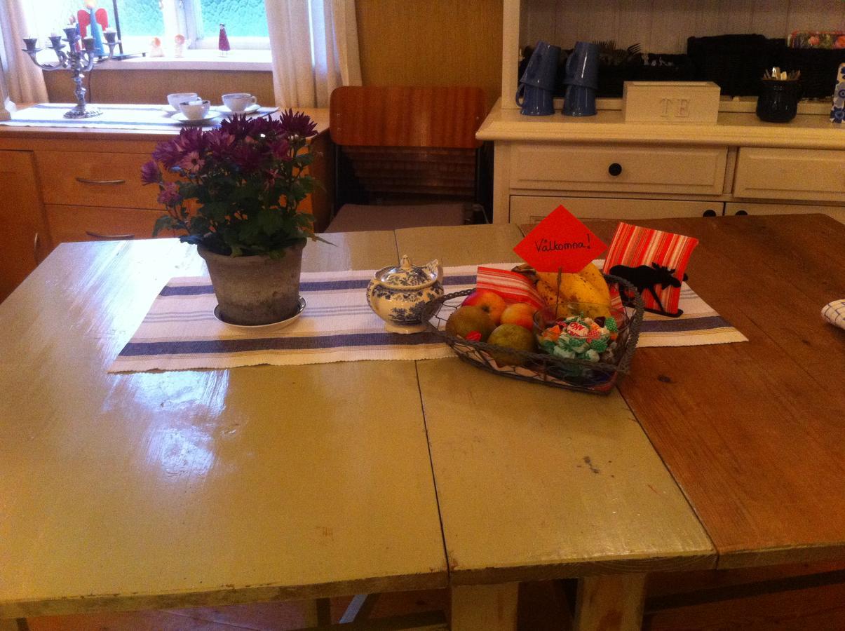 Stor Laegenhet I Elofstorps Missionshus Bed & Breakfast Kristinehamn Exterior photo